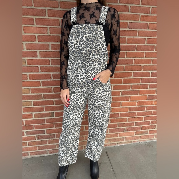 Aaron and Amber Wildside Overalls Jumpsuit Barrel Leg Leopard Print Pants - Picture 6 of 13
